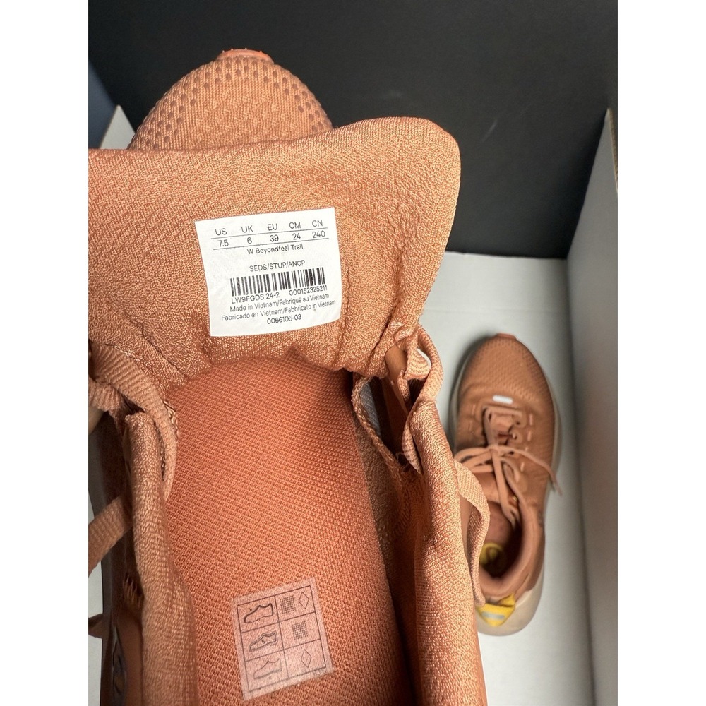 Lululemon BeyondFeel Run Womens Running Shoes Orange Size 7.5 Cushioned Comfort - Picture 3 of 6